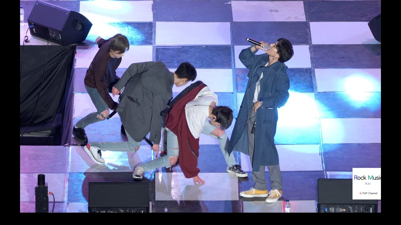 위너(WINNER) REALLY REALLY[4K 직캠]경희대 국제캠 축제@180509 락뮤직 - YouTube