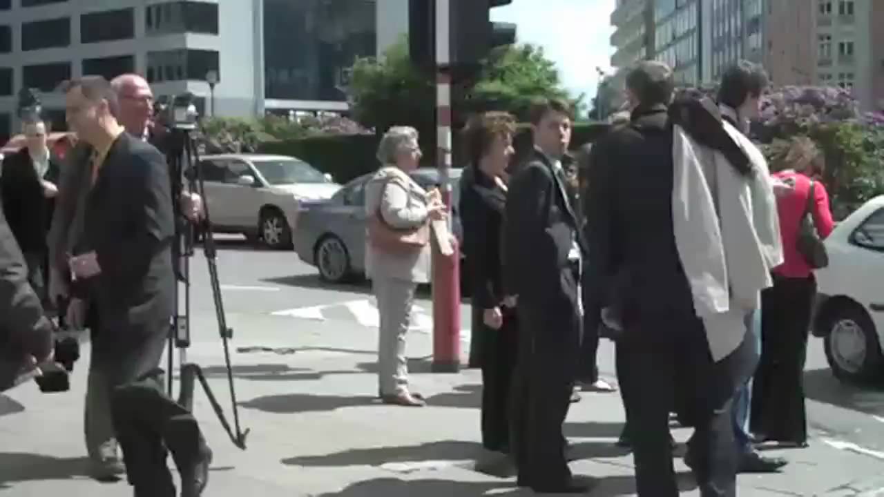 Neelie Kroes Among Those Evacuated in Berlaymont Fire