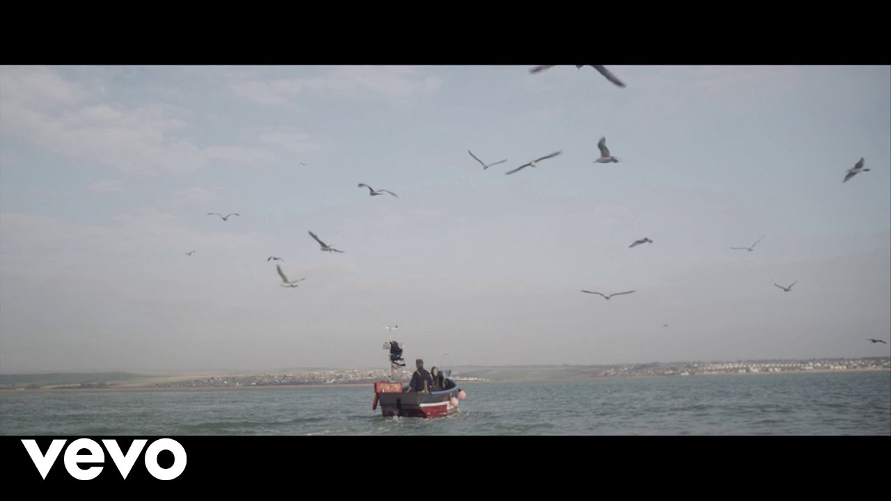 在 YouTube 上观看 The Leisure Society - Tall Black Cabins