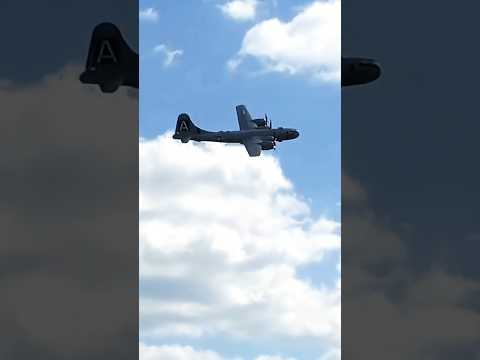 WW B 29 Flying Fortress Flyover | Cleveland Ohio Air Show