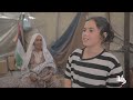 اللاجئة المسنة مريم عقل تنقل لأحفادها في غزة ذكريات قريتها برير وتهجيرها خلال نكبة 1948