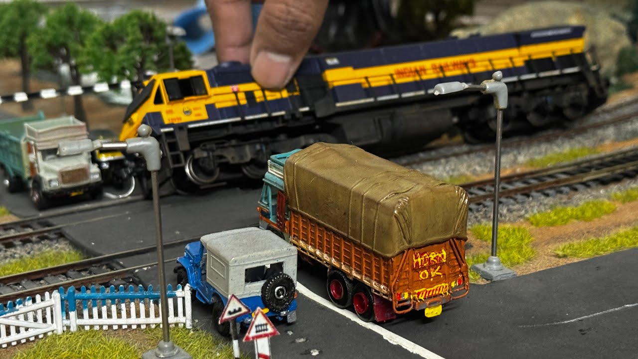 Setup and Run Model Trains in 4 MINUTES!! 🛤️🚂🚂 - YouTube