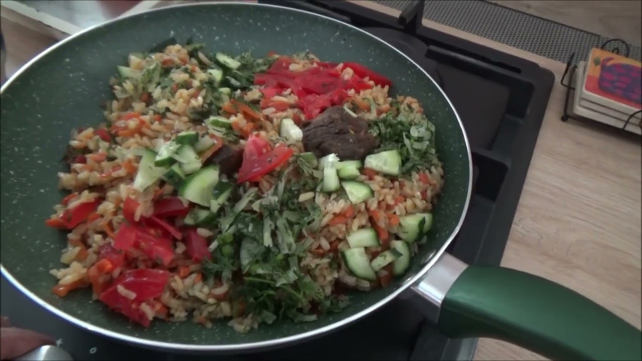 Каникулы закончились. Разобрали елку, убрали все новогоднее. Плов от Асо.