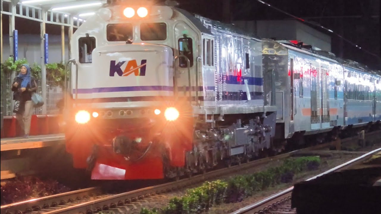 LOKOMOTIF CC 204 Garis Biru WNB Terbaru 2026 DI JAKARTA,Krl China, CC 206,Motoride Ke St Kalibata
