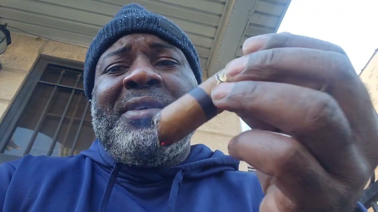 Cigar Review LA Palina Classic Natural