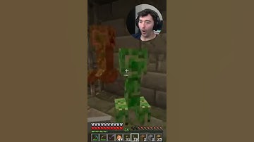 STREAMER WALKS INTO CREEPERS [MINECRAFT SURVIVAL]