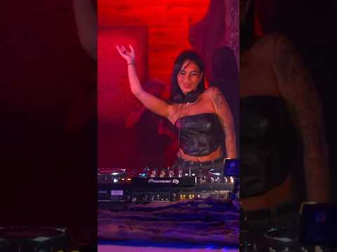 Anely Kiyaro #techno #dj #djane #djremix #femaledj #progressivehouse #djmix #djlife #rave #djset