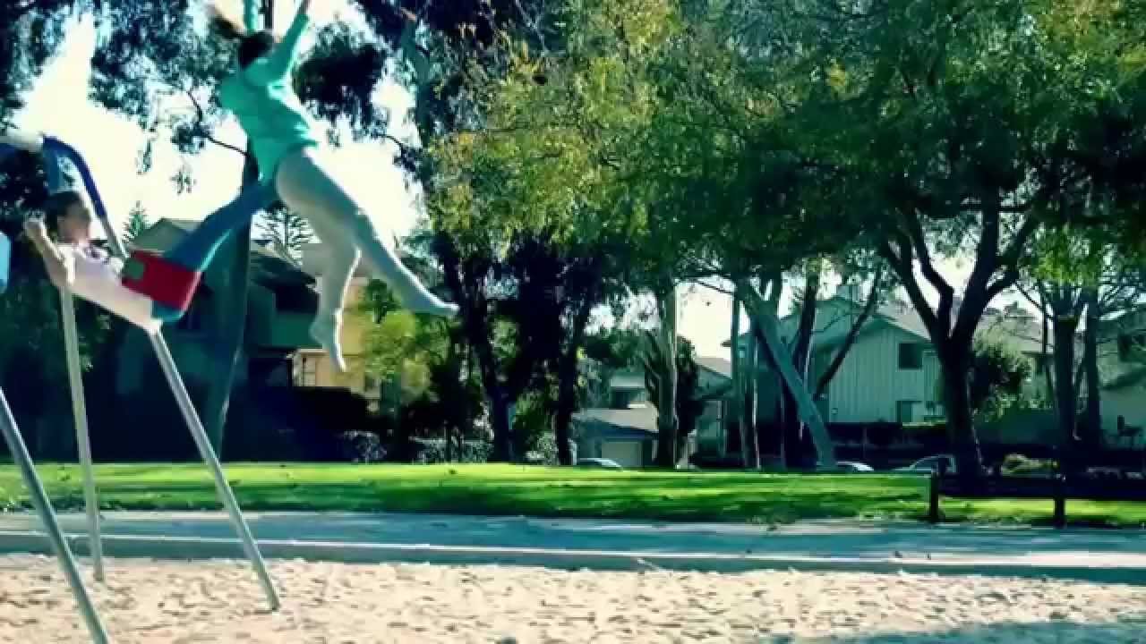 Swinging and jumping beautycon