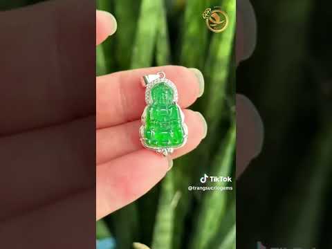 Mặt Phật Quan Âm băng lục Jadeite A phong thủy
