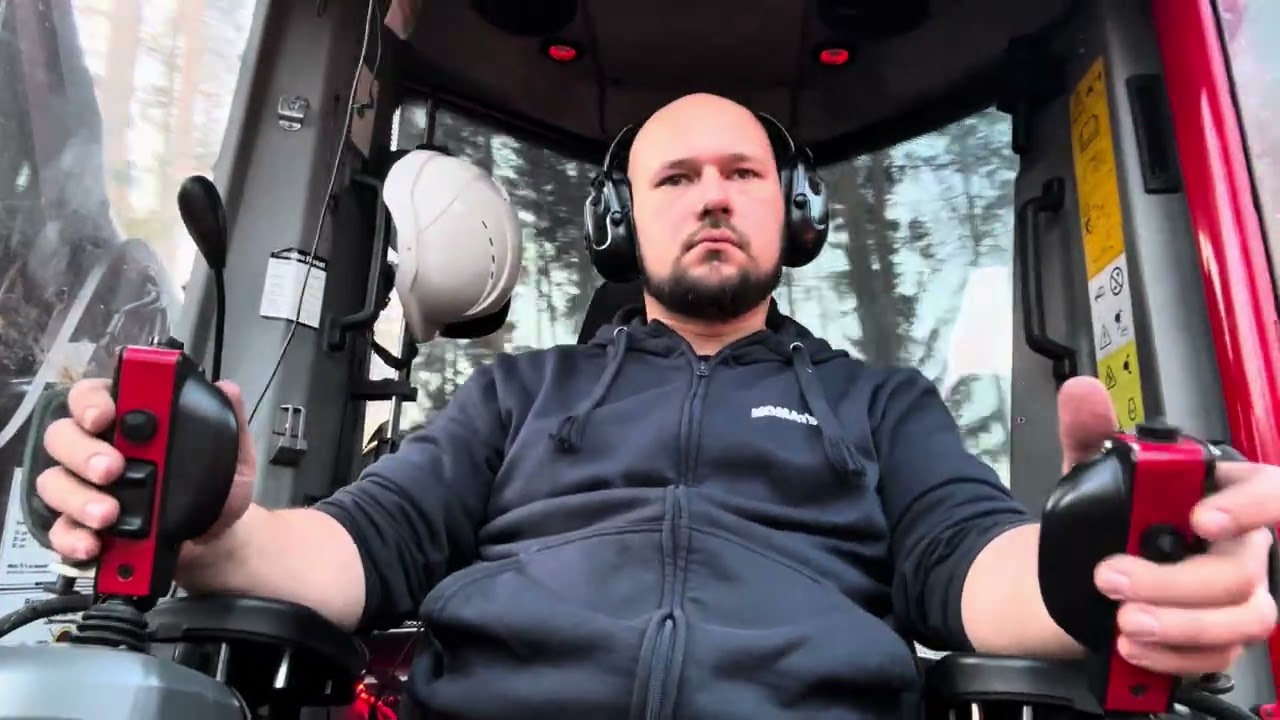 Machanie joystickami na lesie , KOMATSU 901.5 