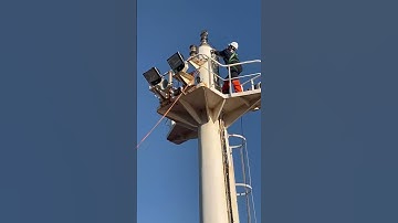 Changing Anchor light on Fwd Mast#shiplife #anchorlight ##sea #shortvideo #sailor