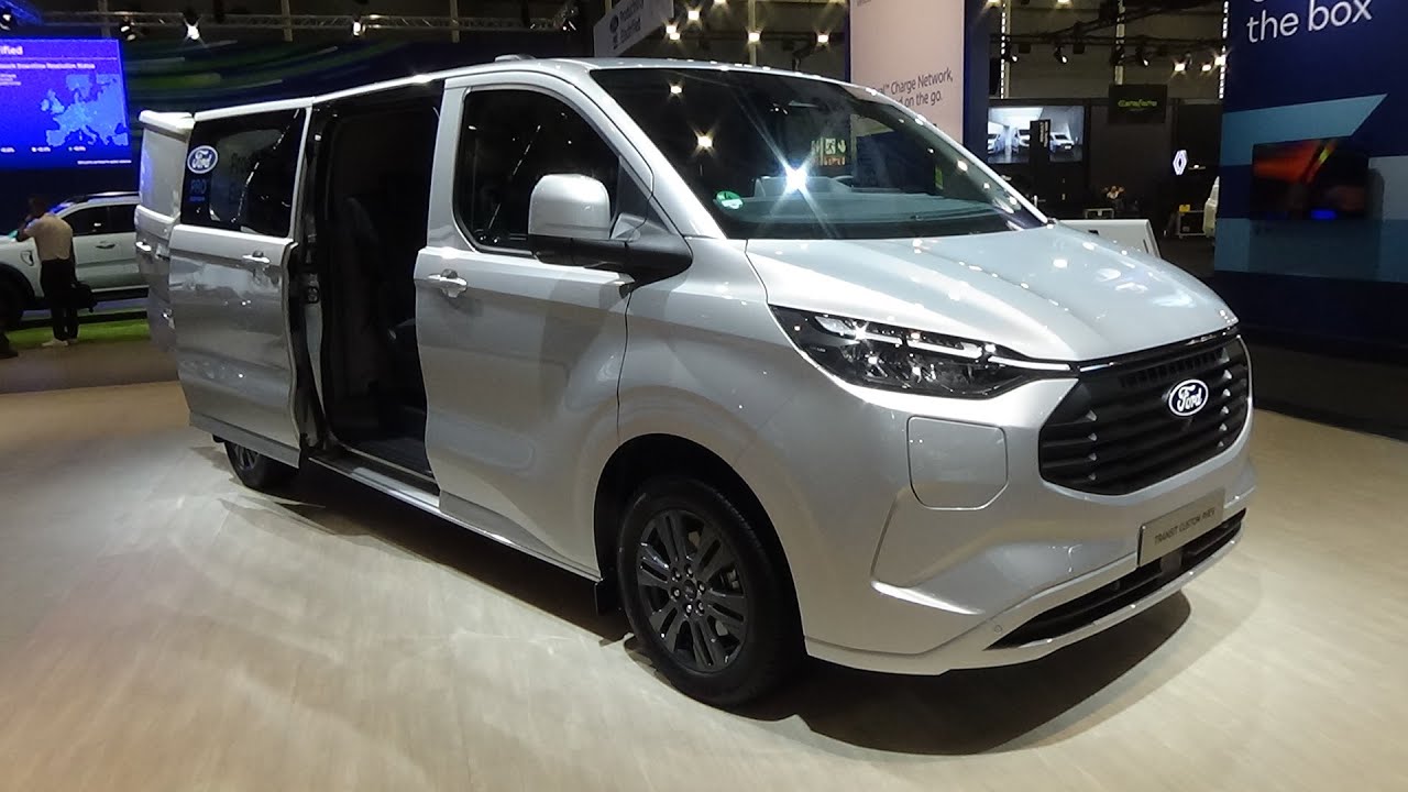 2025 Ford Transit Custom Multicab 2.5 Duratec PHEV 233 - Exterior + Int ...