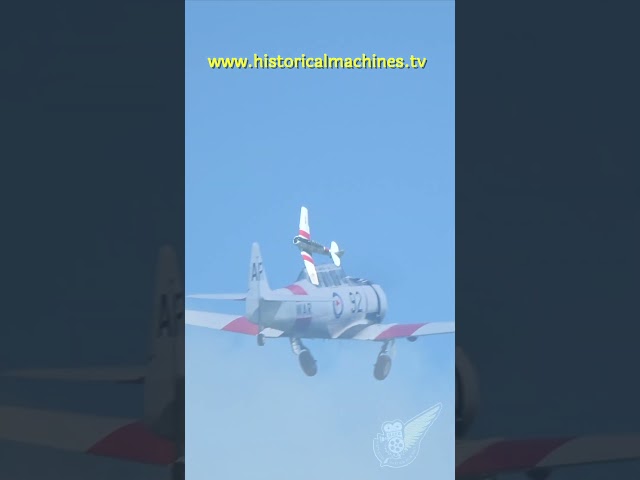 WW2-era T-6 Harvard - Loud