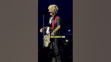 Thumbnail of Billie Joe Armstrong thanking his mom ❤️