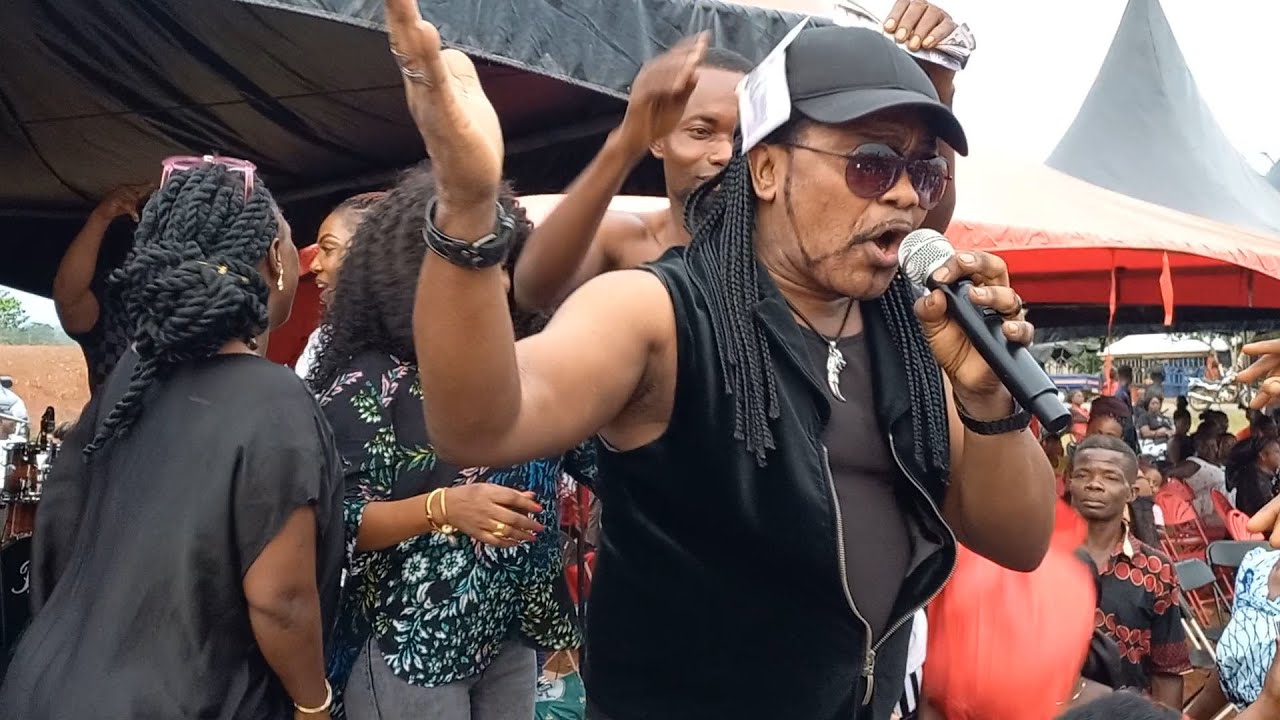 Nana Acheampong Performs Mepe Ntem Adaagyiee  Woa Anka Wobetumi Ada At Akyem Akakom