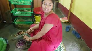 শাক কাটছি 😊