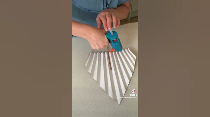 Quick paper palm cake topper using wallpaper!