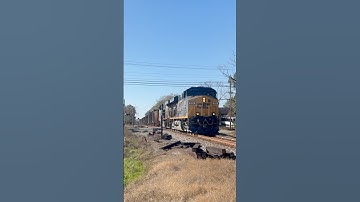 CSX ES40DC 5434 leads CSX L743-01 with a nice NF K5HL 2PC on 02/02/2025 #shorts