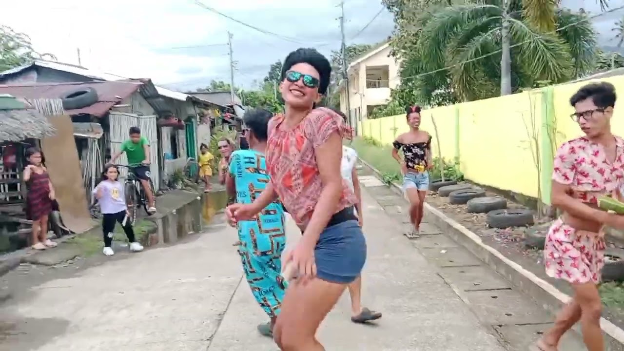 Ang mga bigaon nga bayot nag pasiaw