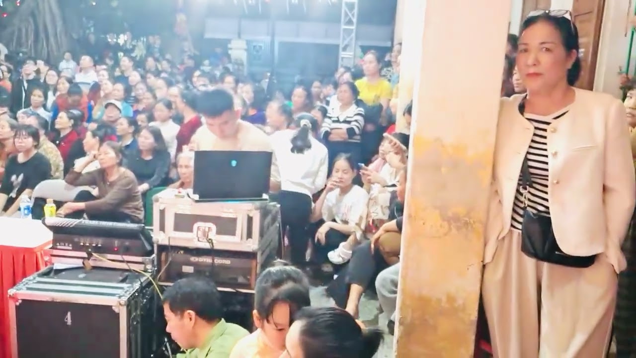 Song ca Đẹp đôi trai gái tỉnh Thanh Đàm Thực và Thanh Bình tại Hội làng Vệ Yên 