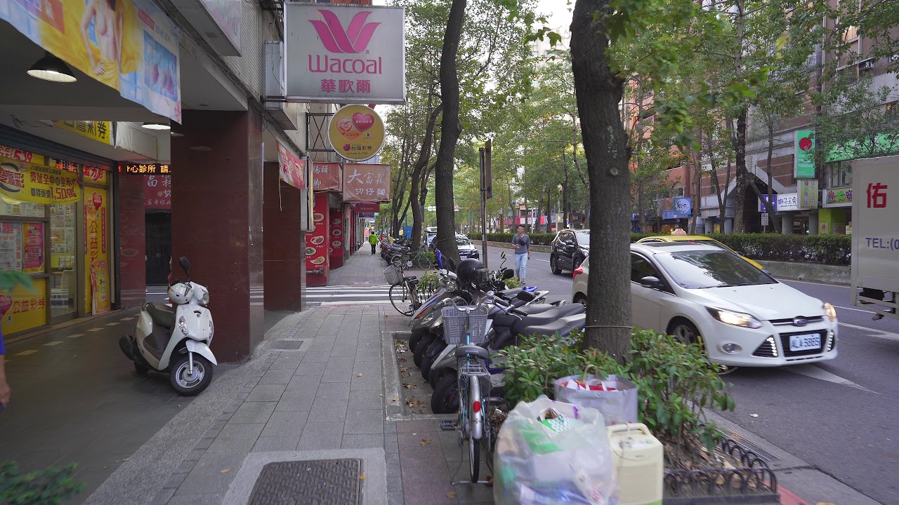 Taiwan, Taipei, walk + Yungtay Elevator