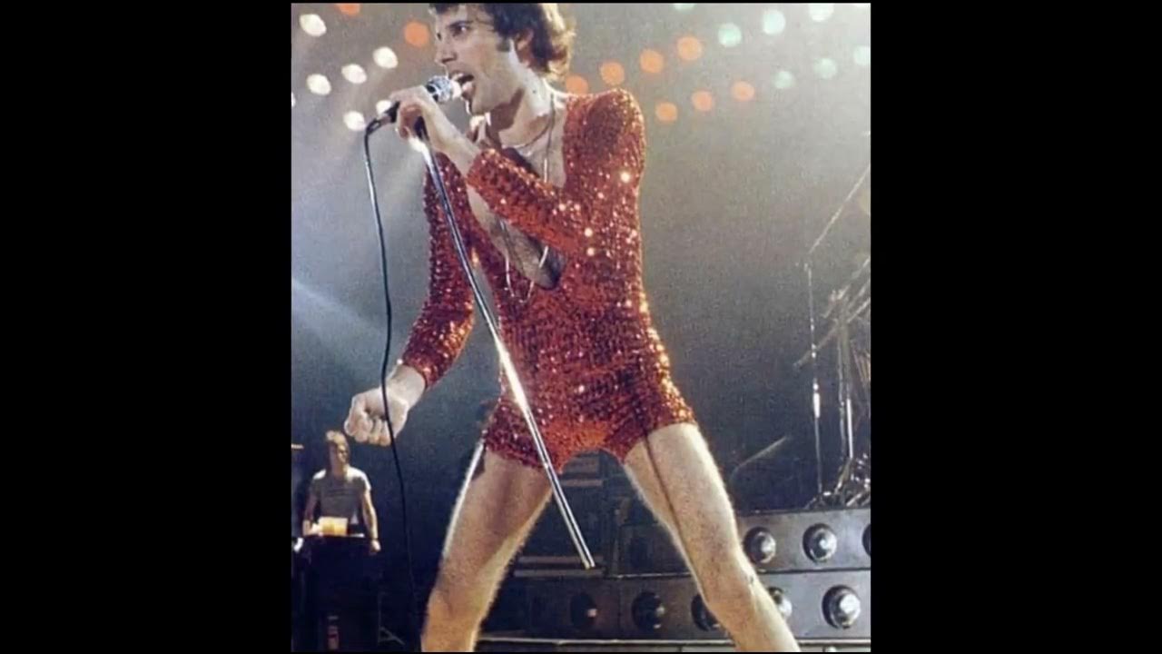 Queen концерт 1986. Queen show видео. Queen rock montreal 2024 remastered. Фредди меркьюри шоу. Show must go on картинки.