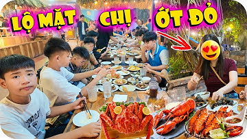 Lộ Mặt Chị Ớt Đỏ Và Ekip Khủng Phía Sau Team Min Min TV Trong Chuyến Du Lịch Biển