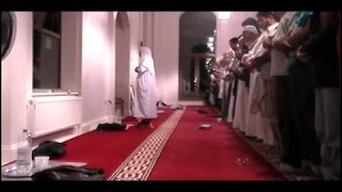 الشيخ حسن المغربى صلاة التراويح فى بريطانيا 2011 من سورة الحج 1