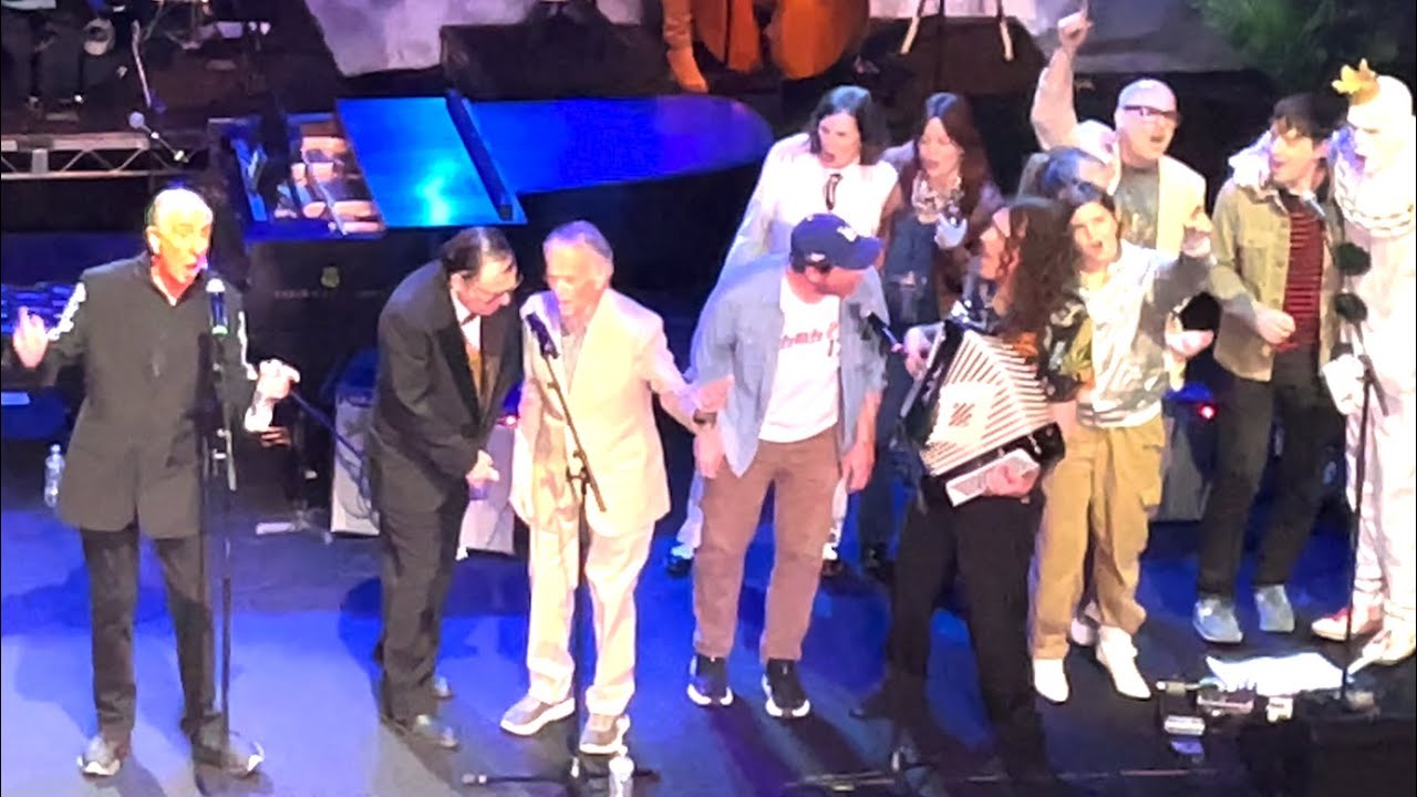 Always Look on the Bright Side of Life - Eric Idle, Weird Al Yankovic, Al Jardine (Let's Get L.Aid)