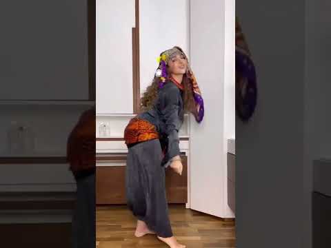 النجمه ميريام فارس تطلق تحدي رقص تيك توك 