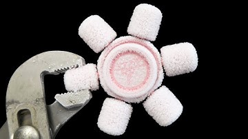 FIDGET SPINNER VS DRY ICE!!