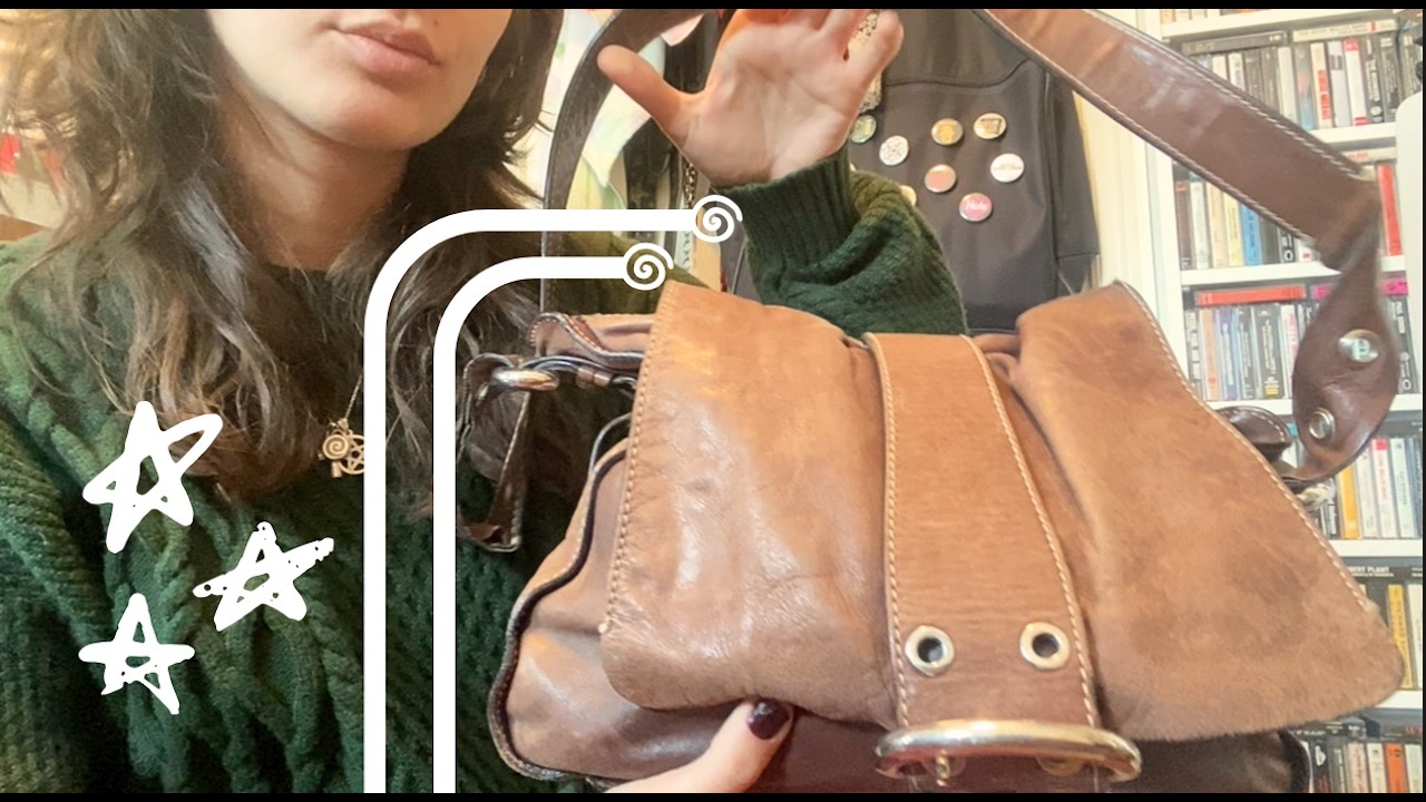 Шепотом: Что в моей повседневной сумке? ✨ ASMR