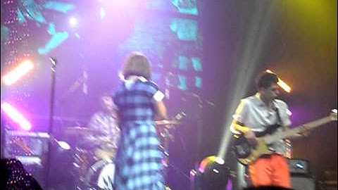 Marina and the Diamonds @Webster Hall (6.21.11) "Hermit the Frog"