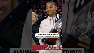 JuJu Watkins is presented with the John R. Wooden Award 🙌 #USC #JuJuWatkins #Basketball #Hoops