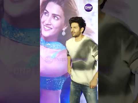 Kartik Aryan poses with his mother at the special screening of ‘Shehzada || DNP ENTERTAINMENT