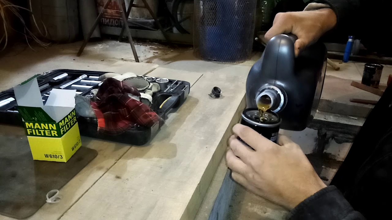 Замена масла двигателя и фильтра. фиат альбеа - YouTube