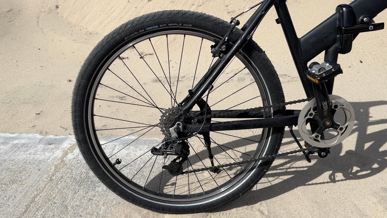 Schwalbe Big Apple Bike Tire Review Comparison 2.0 vs 2.15 Sizes - YouTube