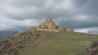 Монастырь Джвари, вид на Мцхету и окрестности, Грузия, 13.02.2015(Снято 13.02.2015 около 12.06 Больше интересных видео из Грузии: http://goo.gl/qyQfVb Подписаться на канал: http://goo.gl/JoS1ro ..., 2015-02-16T22:49:51.000Z)