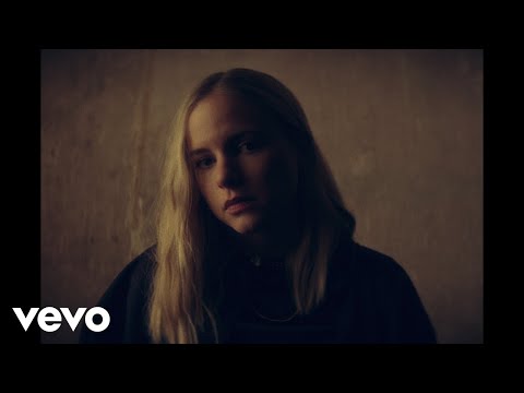 Julia Engelmann - Traurige Augen