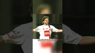 Les coups francs de Juninho étaient irréels 🤯 #football #juninho #lyon #shorts #coupfranc