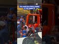 This couple had a Knicks wedding AT THE PARADE 💀