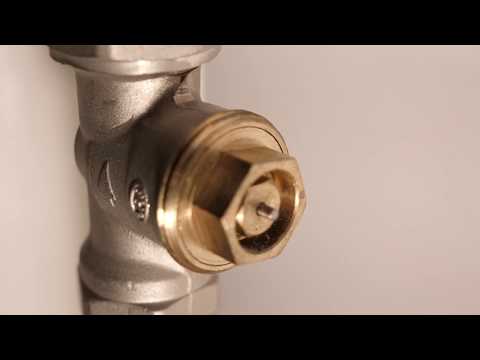 Video: Wat is een thermostaatkop met afstandssensor? Thermostaatkoppen voor radiatoren
