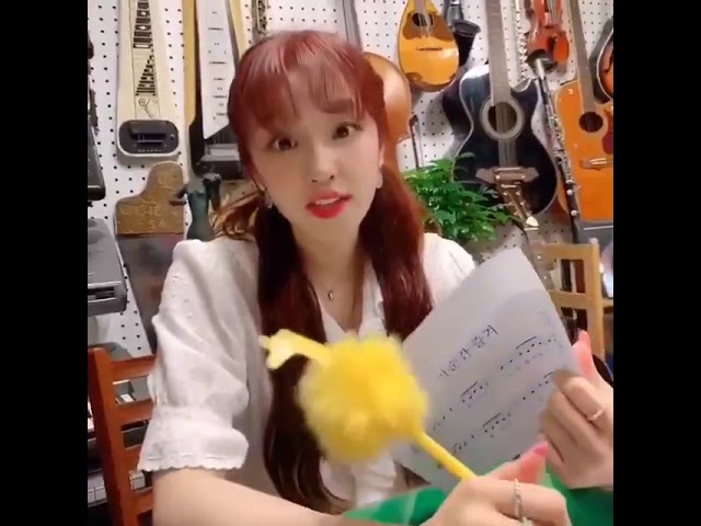 (G)I-dle Yuqi - “Yang Gwibi song introduction 🎵❤️💜” class=