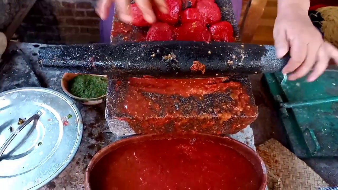 carne frita de puerco con salsa de jitomate