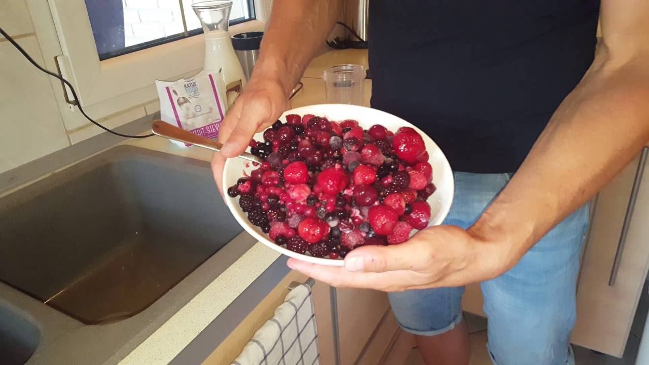 Katus Attila étkezési tippek, receptek- Erdei gyümölcsleves főzés nélkül