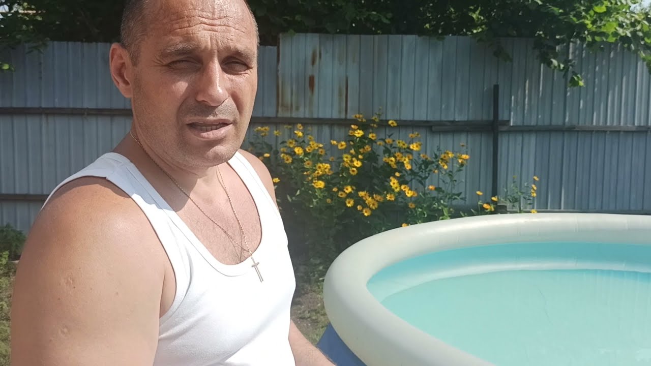 Очистка бассейна. Сравнение перекиси водорода и альгитинна. - YouTube