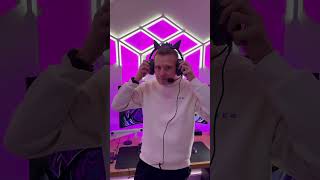 Catching vibes, not just Pokémon 😈💜🎧 #razergamer #gengar #razerkraken #razerchroma