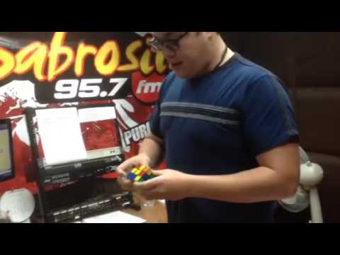 Armando cubo a ritmo de Los Ángeles Azules