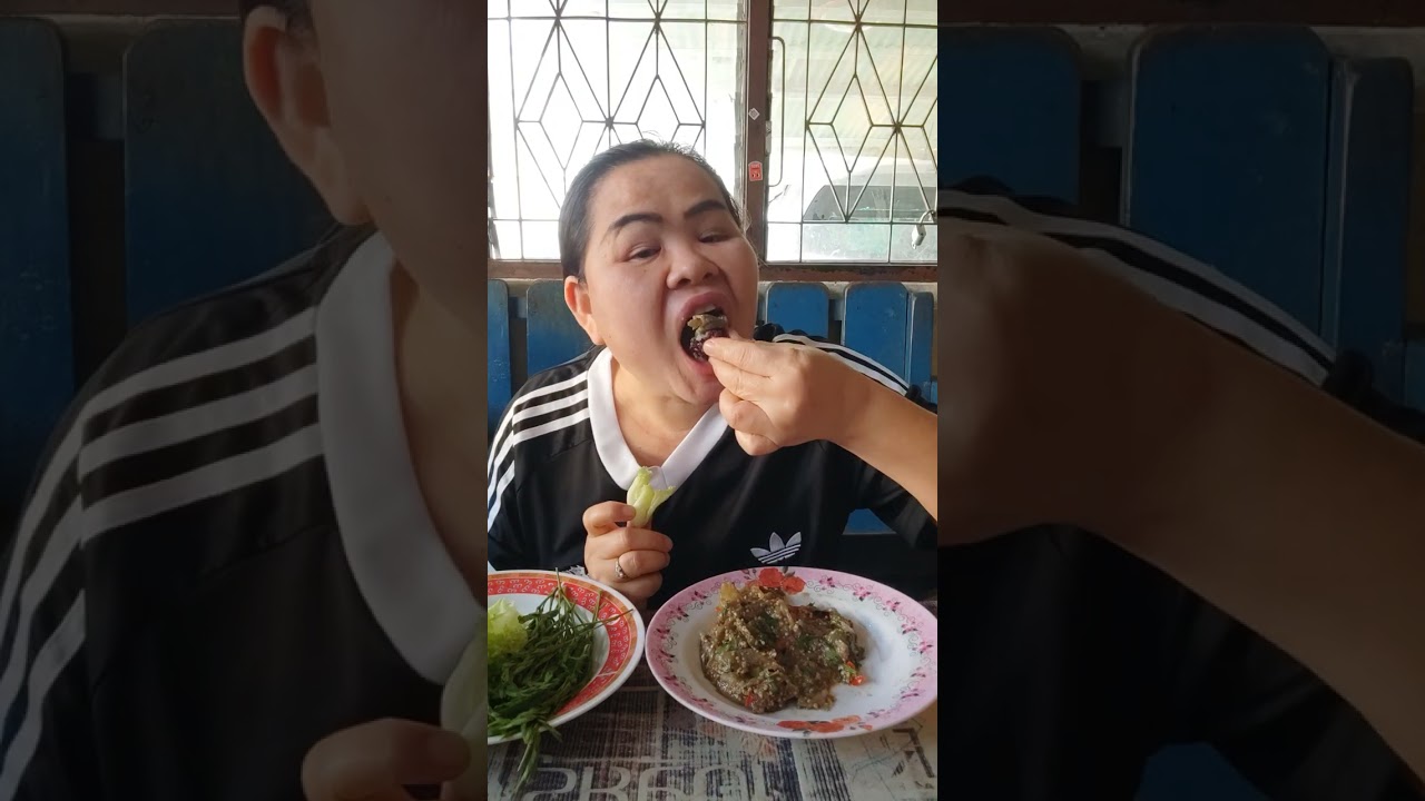 มากินข้าวเหนียวดำกับซุปมะเขือแก้มผักสดแซ่บๆจ้า