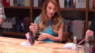 British Actress And Former Bond Girl Jane Seymour Talks With Her Fans At A Signing In